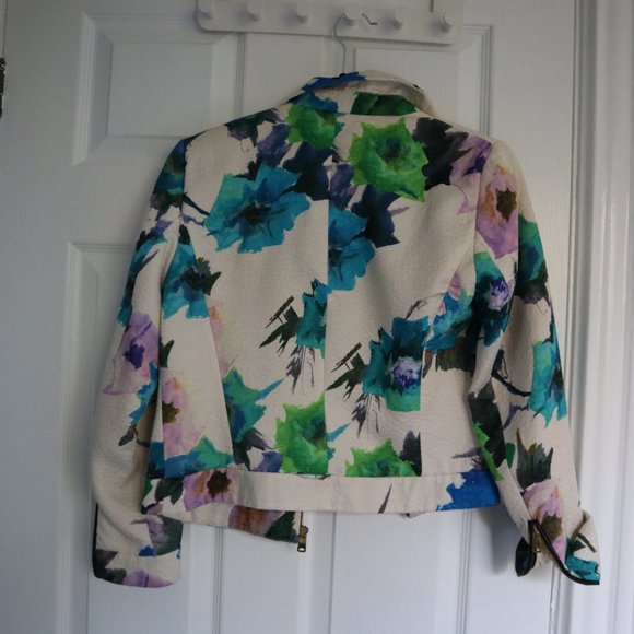 beautiful floral blazer/jacket - Picture 2 of 2